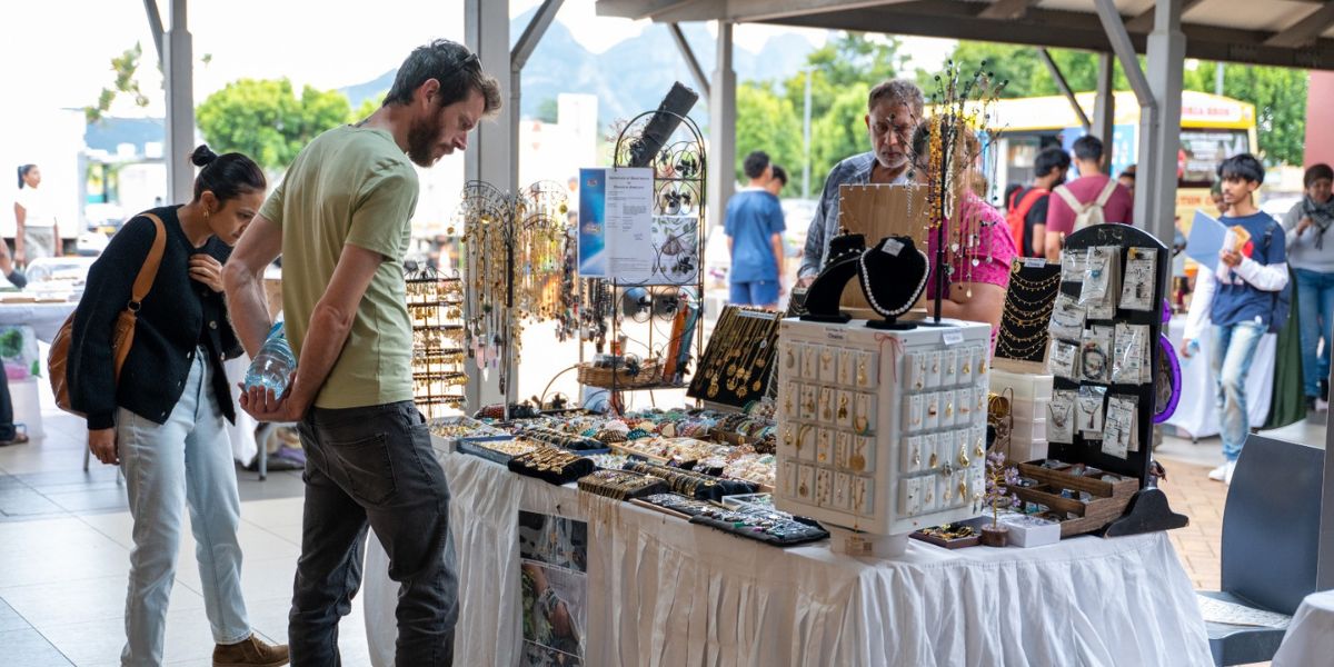 Valentine’s Market | Kendra
