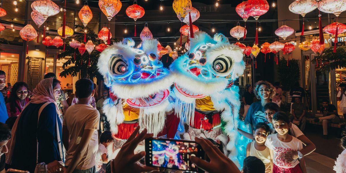 Giant LED Parade at Bagatelle Mall