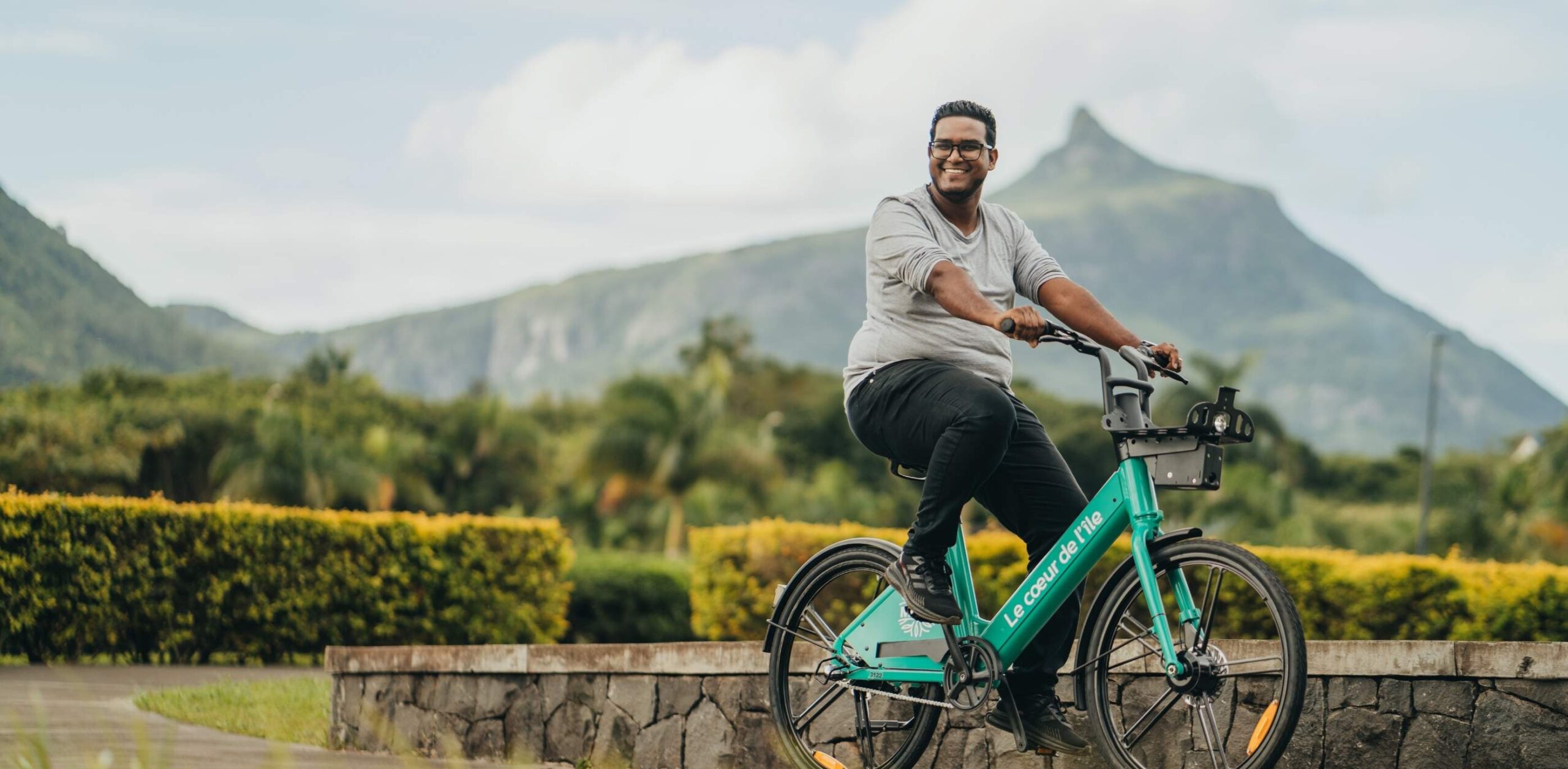 Roulib, le premier service de vélos électriques à Maurice, est ouvert au public à Moka !